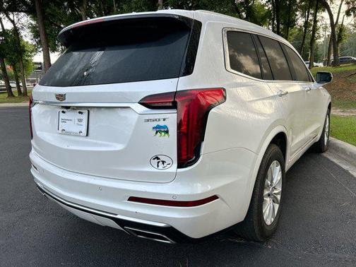 2022 Cadillac XT6 Luxury FWD