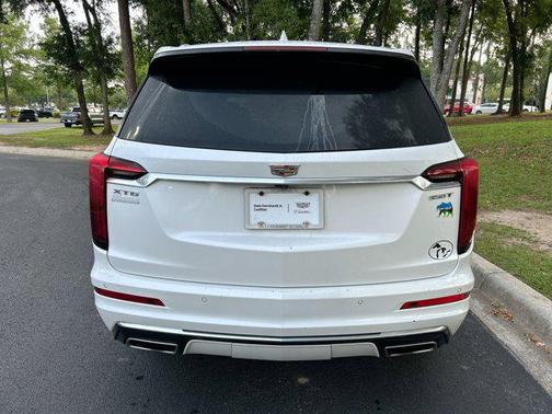 2022 Cadillac XT6 Luxury FWD