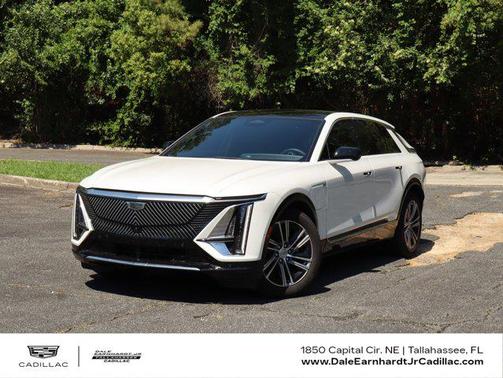 Crystal White Tricoat 2024 Cadillac LYRIQ Luxury