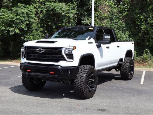 Summit White 2026 Chevrolet Silverado 2500 LTZ