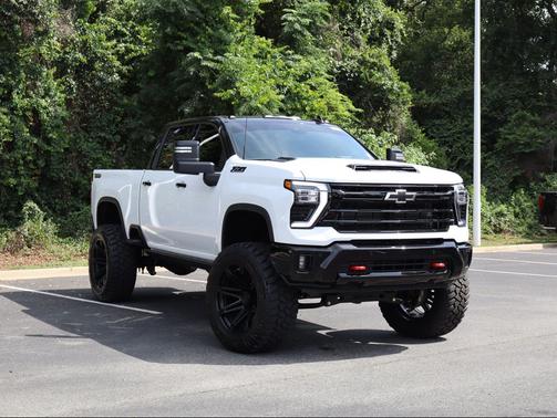 Summit White 2026 Chevrolet Silverado 2500 LTZ