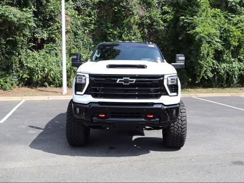 Summit White 2026 Chevrolet Silverado 2500 LTZ