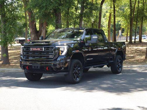 Onyx Black 2025 GMC Sierra 2500 AT4