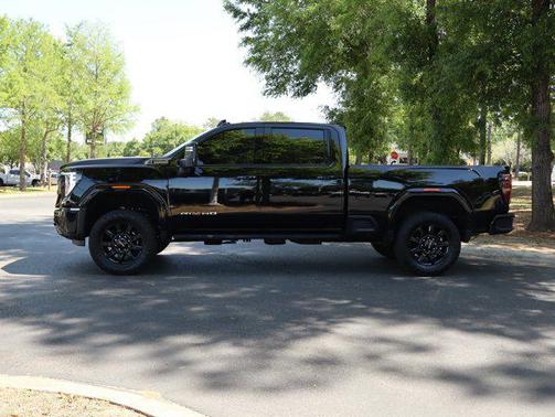 Onyx Black 2025 GMC Sierra 2500 AT4