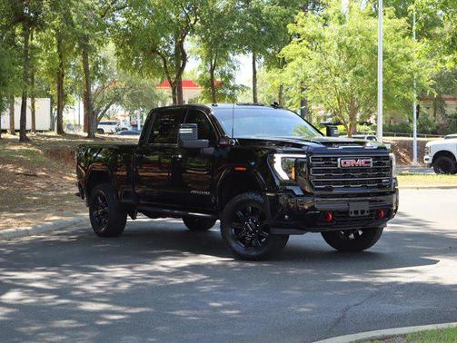 Onyx Black 2025 GMC Sierra 2500 AT4