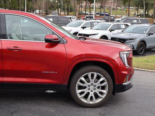 2024 GMC Acadia Denali