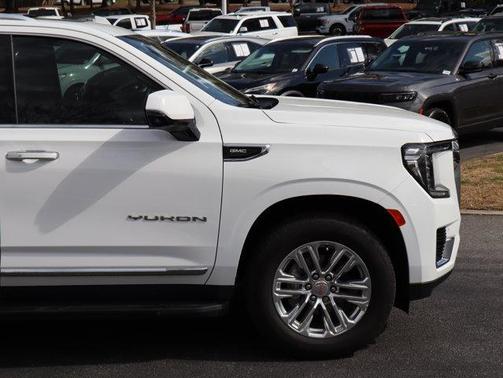 2023 GMC Yukon XL SLT