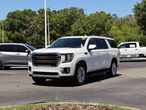 White Frost Tricoat 2023 GMC Yukon XL SLT