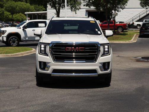 White Frost Tricoat 2023 GMC Yukon XL SLT