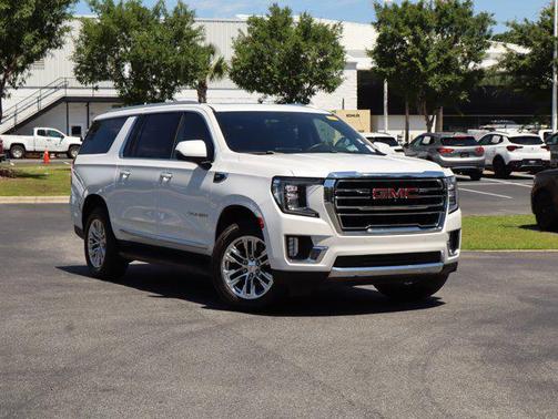 White Frost Tricoat 2023 GMC Yukon XL SLT