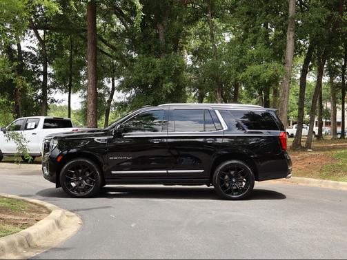 Onyx Black 2022 GMC Yukon Denali