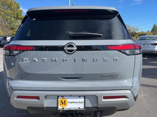 2025 Nissan Pathfinder Platinum 4WD
