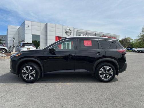 Super Black 2023 Nissan Rogue SV