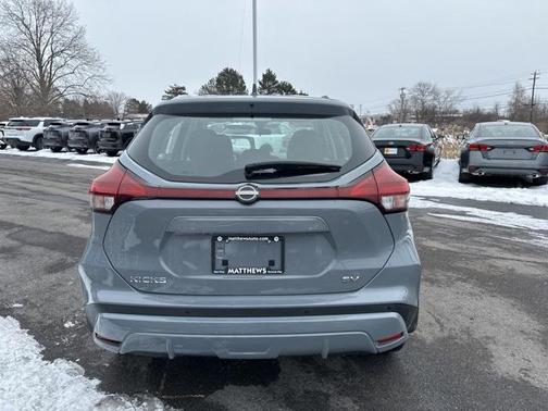 2022 Nissan Kicks SV