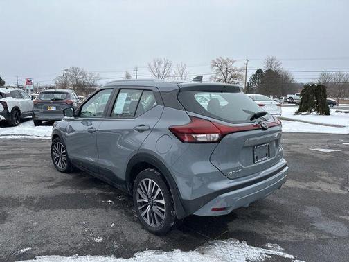 2022 Nissan Kicks SV