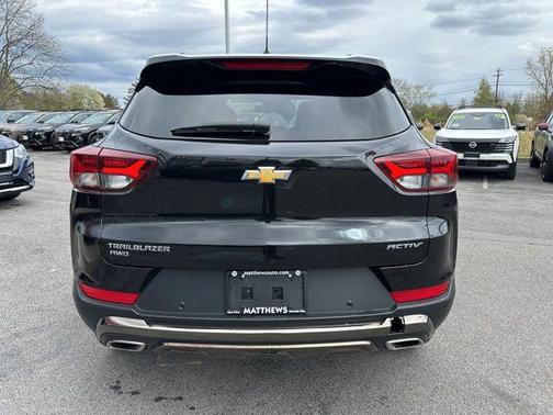 Mosaic Black Metallic 2023 Chevrolet Trailblazer ACTIV