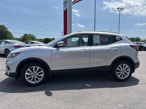 2022 Nissan Rogue Sport SV