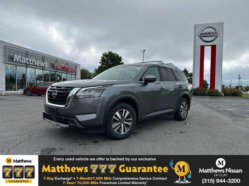 Gun Metallic 2024 Nissan Pathfinder SL 4WD