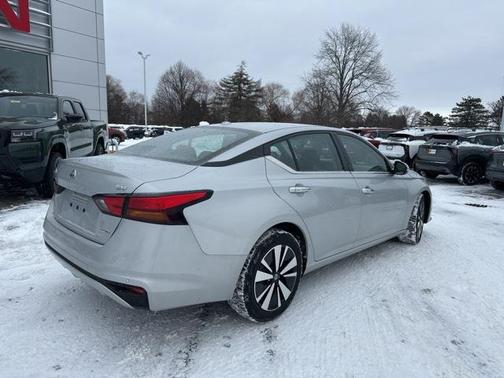 2022 Nissan Altima 2.5 SV
