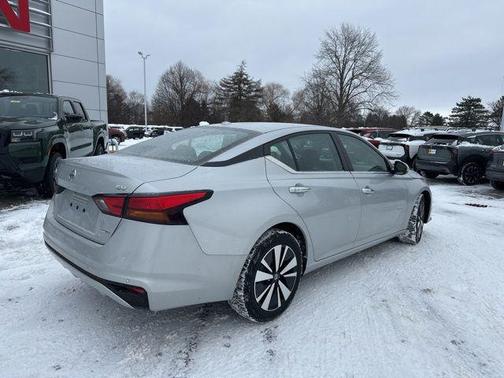 2022 Nissan Altima 2.5 SV