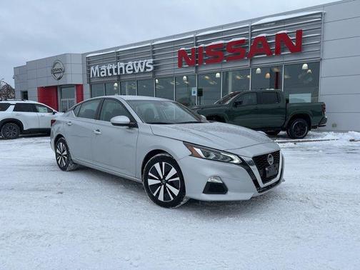 2022 Nissan Altima 2.5 SV