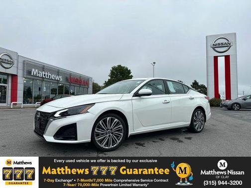 Pearl White Tricoat 2023 Nissan Altima 2.5 SL