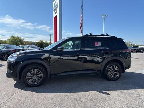 2022 Nissan Pathfinder SV 4WD