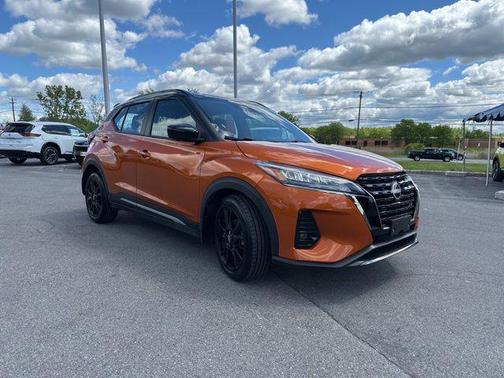 Monarch Orange Metallic/Super Black 2023 Nissan Kicks SR