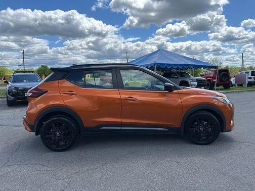 Monarch Orange Metallic/Super Black 2023 Nissan Kicks SR