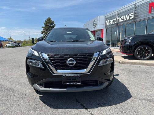 Super Black 2023 Nissan Rogue SV