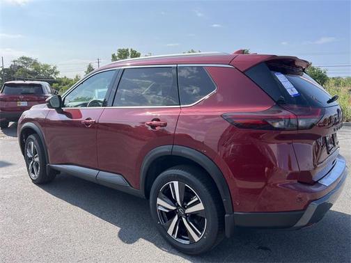 2025 Nissan Rogue SL