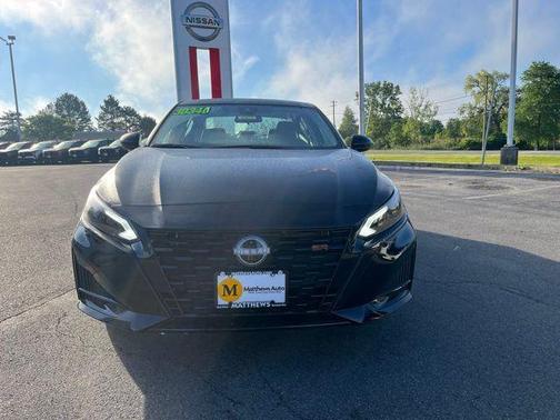 Super Black 2026 Nissan Altima SR FWD