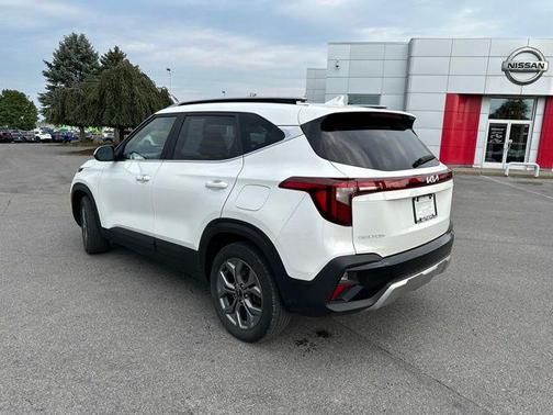Snow White Pearl 2024 Kia Seltos S