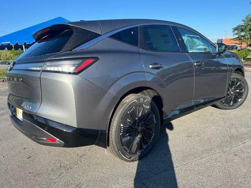 Gun Metallic 2026 Nissan Murano Platinum