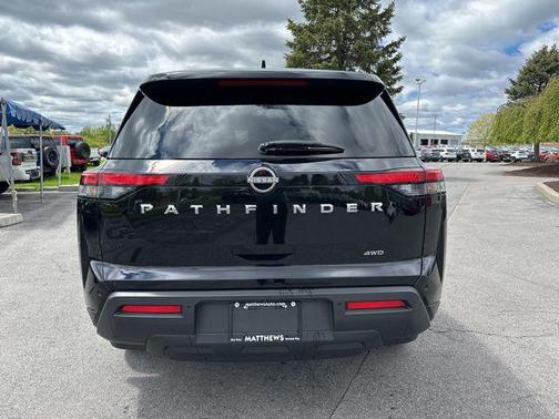 Super Black 2024 Nissan Pathfinder S 4WD