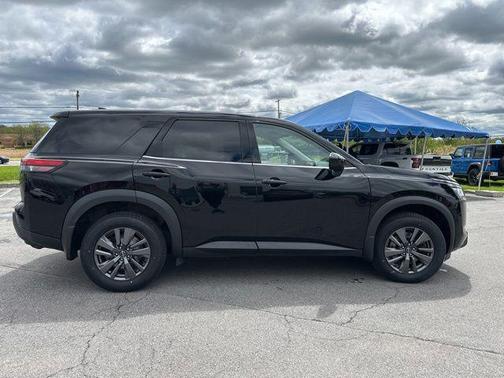 Super Black 2024 Nissan Pathfinder S 4WD