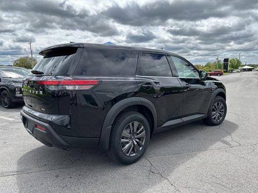 Super Black 2024 Nissan Pathfinder S 4WD