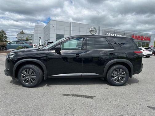 Super Black 2024 Nissan Pathfinder S 4WD