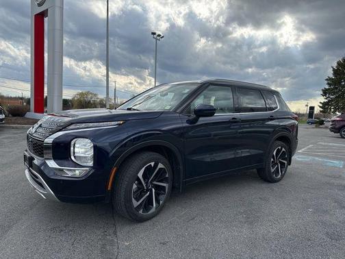Cosmic Blue Metallic 2023 Mitsubishi Outlander SEL 2.5 S-AWC