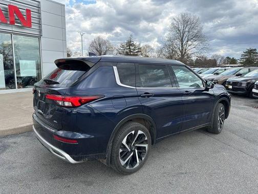 Cosmic Blue Metallic 2023 Mitsubishi Outlander SEL 2.5 S-AWC
