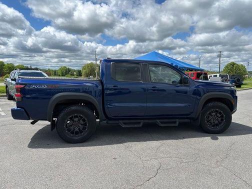 Deep Blue Pearl 2022 Nissan Frontier PRO-4X