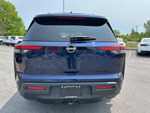 2022 Nissan Pathfinder SV 4WD