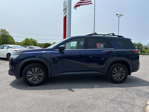 2022 Nissan Pathfinder SV 4WD