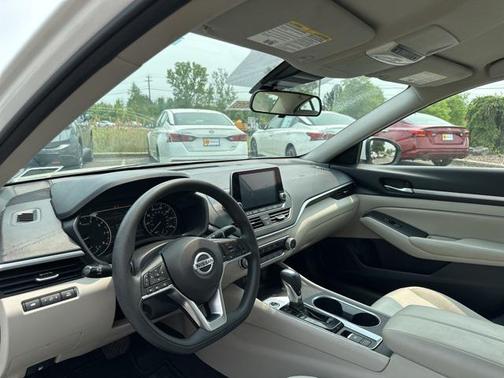 2022 Nissan Altima 2.5 SV