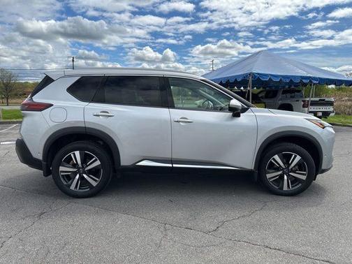 Brilliant Silver Metallic 2023 Nissan Rogue SL