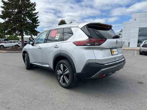 Brilliant Silver Metallic 2023 Nissan Rogue SL