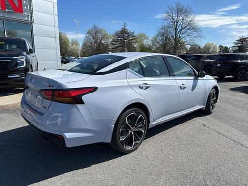 2023 Nissan Altima SR Intelligent AWD
