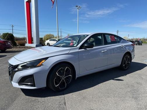 2023 Nissan Altima SR Intelligent AWD