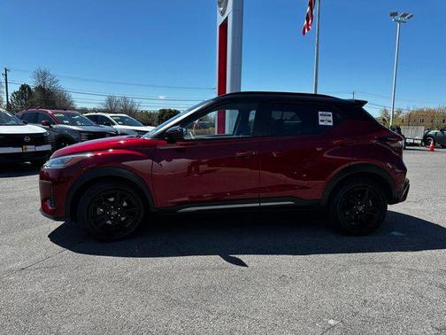 Scarlet Ember Tintcoat/Super Black 2024 Nissan Kicks SR