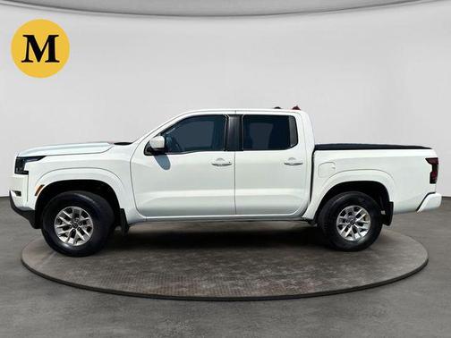 Glacier White 2024 Nissan Frontier SV